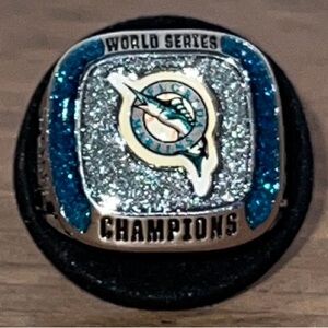 Florida Marlins Commemorative 2003 World Series Champions Ring